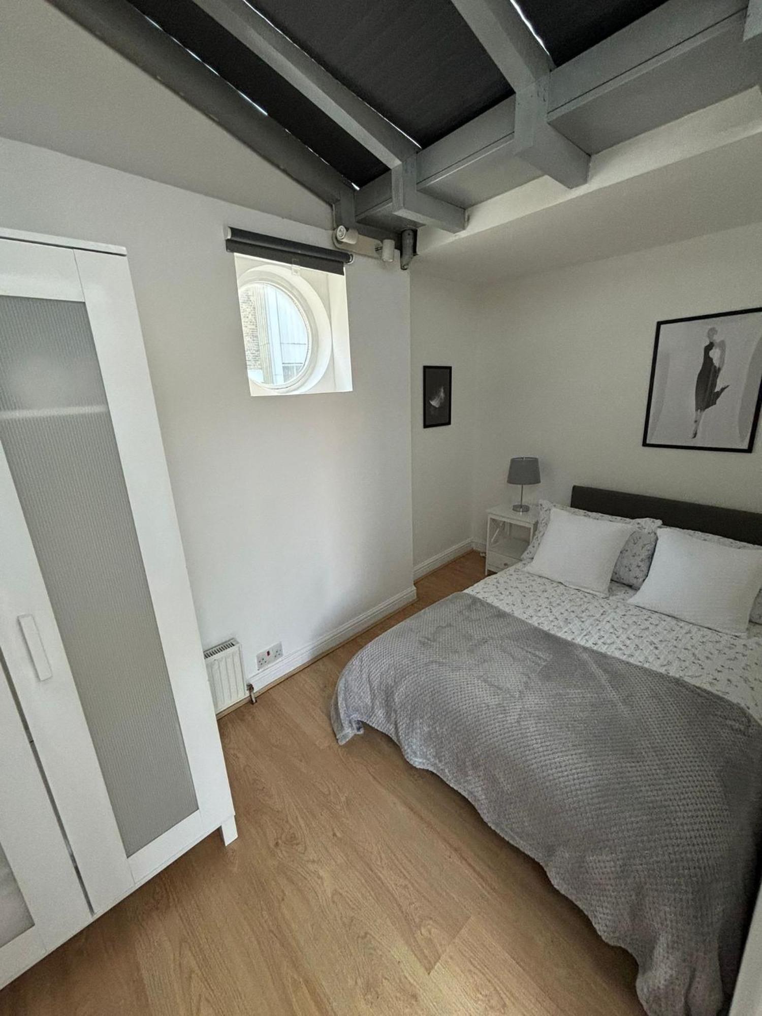 Апартаменты Top Floor Delightful Flat Лондон Экстерьер фото